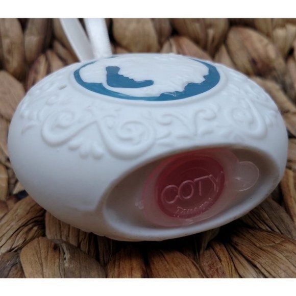 Vintage Lingerie Coty Sweet Earth Cameo Pomander, EUC - Picture 5 of 6